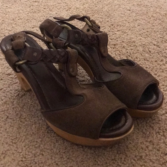 Frye T-strap sandals - Picture 1 of 7